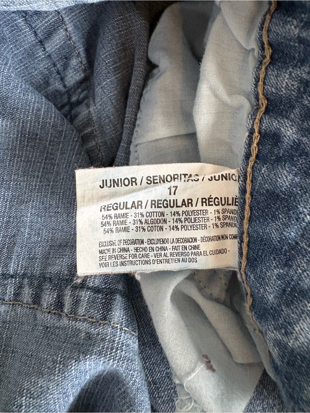 lei sz 17 Bootcut Jeans in Faded Blue - Picture 4 of 5
